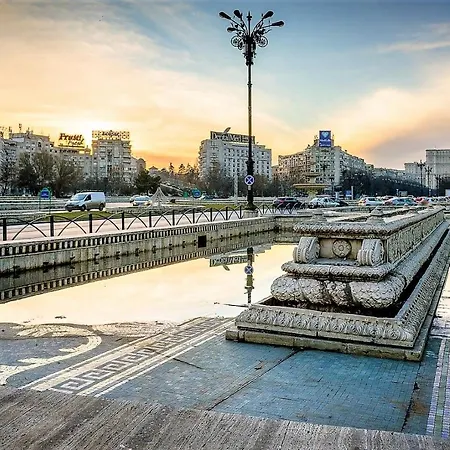 3 Warm In The Center Bükreş