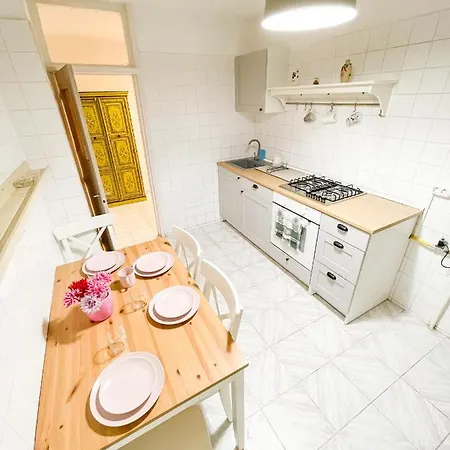Apartment 3 Warm In The Center Bucharest
