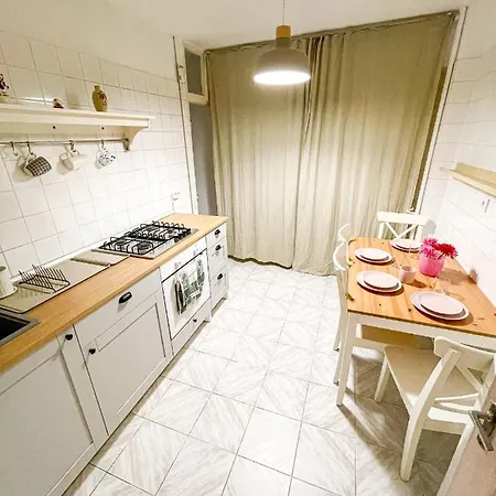 Apartment 3 Warm In The Center